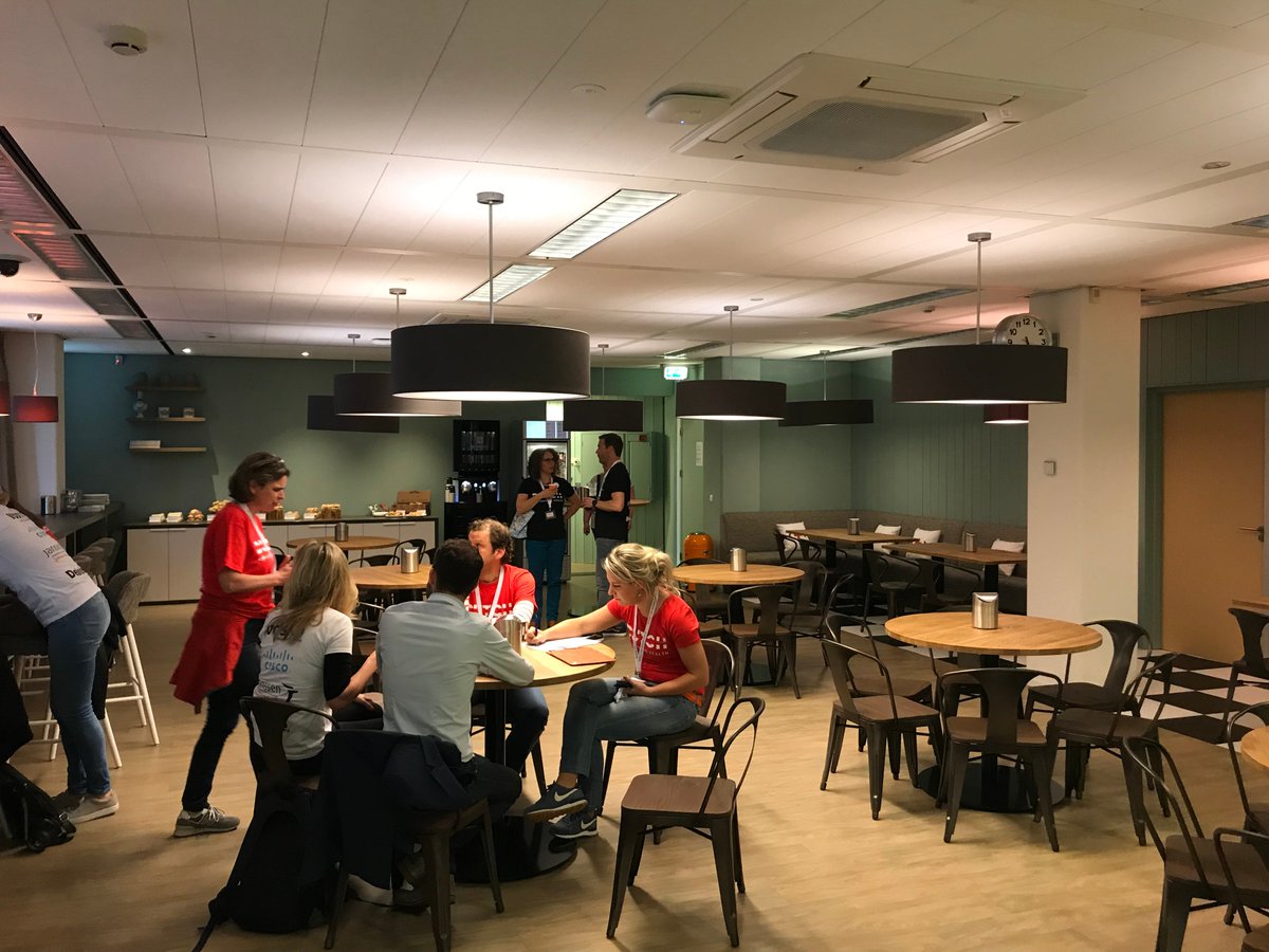 HackingHealthNL's tweet photo. Hacking Health Maastricht is van start gegaan! Waar Developers, Designers, Zorg professionals, Patiënten en Ondernemers samenwerken aan de toekomst van de gezondheidszorg!

Good luck Maastricht! @MaastrichtUMC 
#HackingHealth #dutchHH19 #innovation #collaboration https://t.co/XPJMZ33OTV