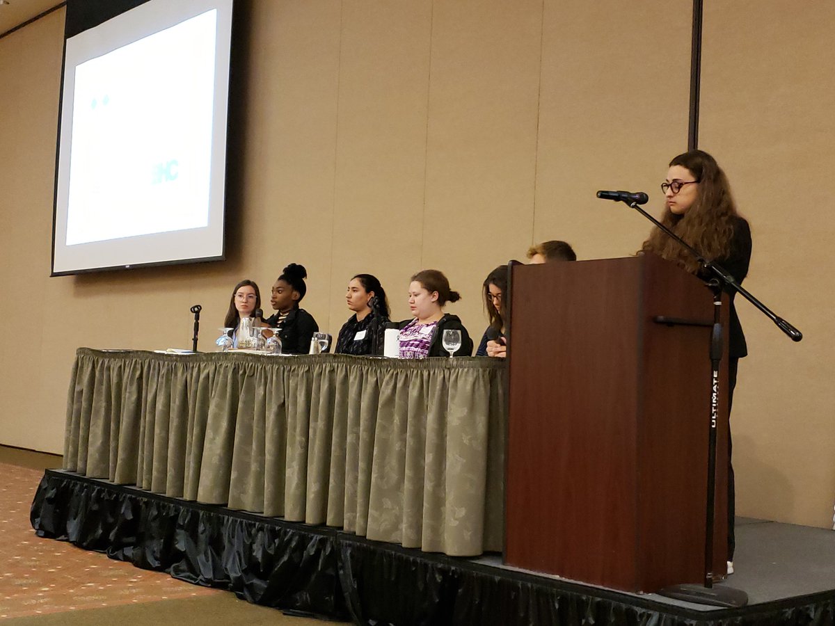 MaureenHinman's tweet photo. Fantastic youth panel at the Oregon School-Based Mental Health Summit! Takeaway: SBMH is a critical resource and schools should support students accessing MH care whenever they need it. #sbhcs https://t.co/gfylf346CT