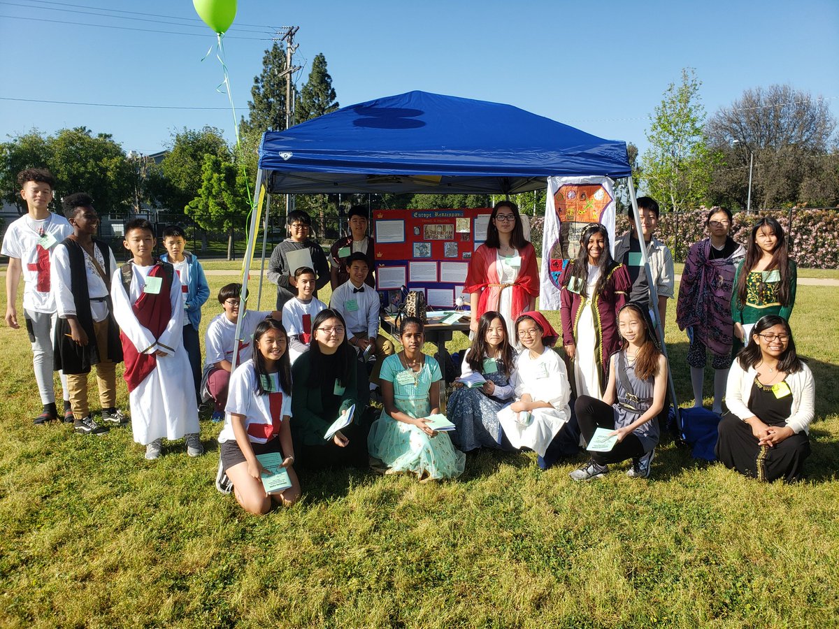 MsMimura's tweet photo. Getting the morning started for #famedievalday @FirstAveMS @FirstAvePTSA with @MusicCenterLA Will & Co's Don Quixote old theatre play! @ArcadiaUnified https://t.co/EJAiHcA49x