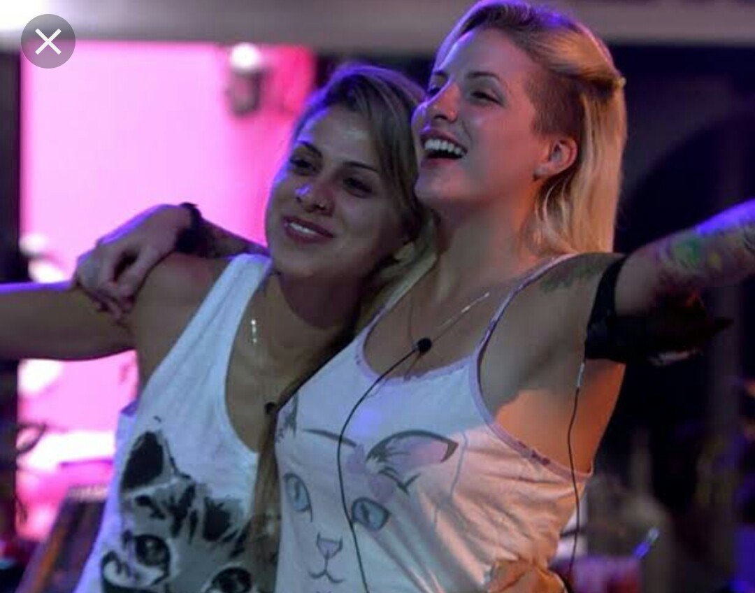 GaiolaaBBB's tweet photo. #Clanessas  Rainhas 

Ajudem o @alanpossa 😍😍😍😍

#BBB19 https://t.co/ihF9vRxOyt