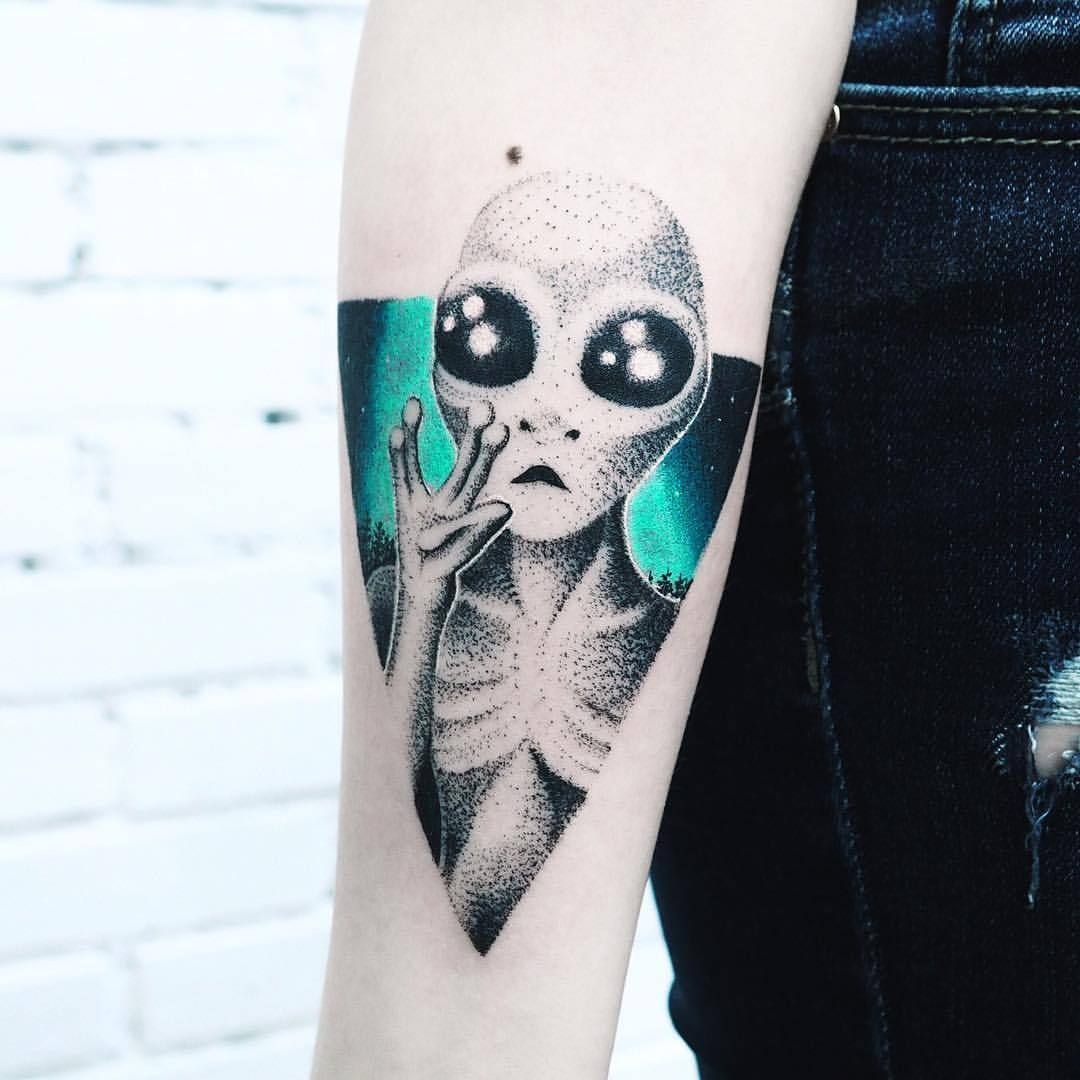 75 Stunning Alien Tattoos That Will Blow You Into Outer Space