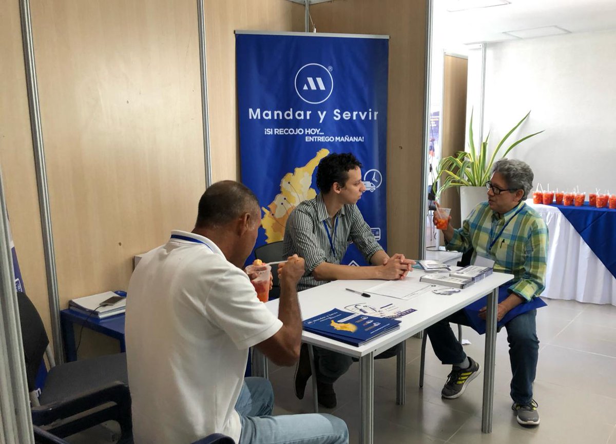 Zonalogistica's tweet photo. Agradecemos a nuestros patrocinadores y a todos las empresas participantes de la muestra comercial de Logismaster Urabá 2019, CFS, Mandar y Servir, Mandar y Servir, y Botero Soto Soluciones Logísticas @cfs #Logismaster #Banacol https://t.co/6zPZCoukpr