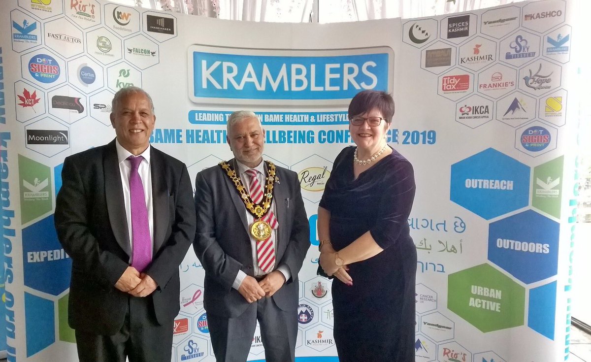 JEMsoc's tweet photo. Last night enjoyed an evening with #Kramblers talking #BAMEHealthandWellbeing with founder Abdul Qayum #WalkingtheWalk #outdoors #outreach #UrbanActive #EverydayBitesize #Expeditions and #inequality #DiversityandInclusion @DeputyMayorofGM @GOoutdoors @bushraahmed5 @SHKMEP https://t.co/0agKehnyn6