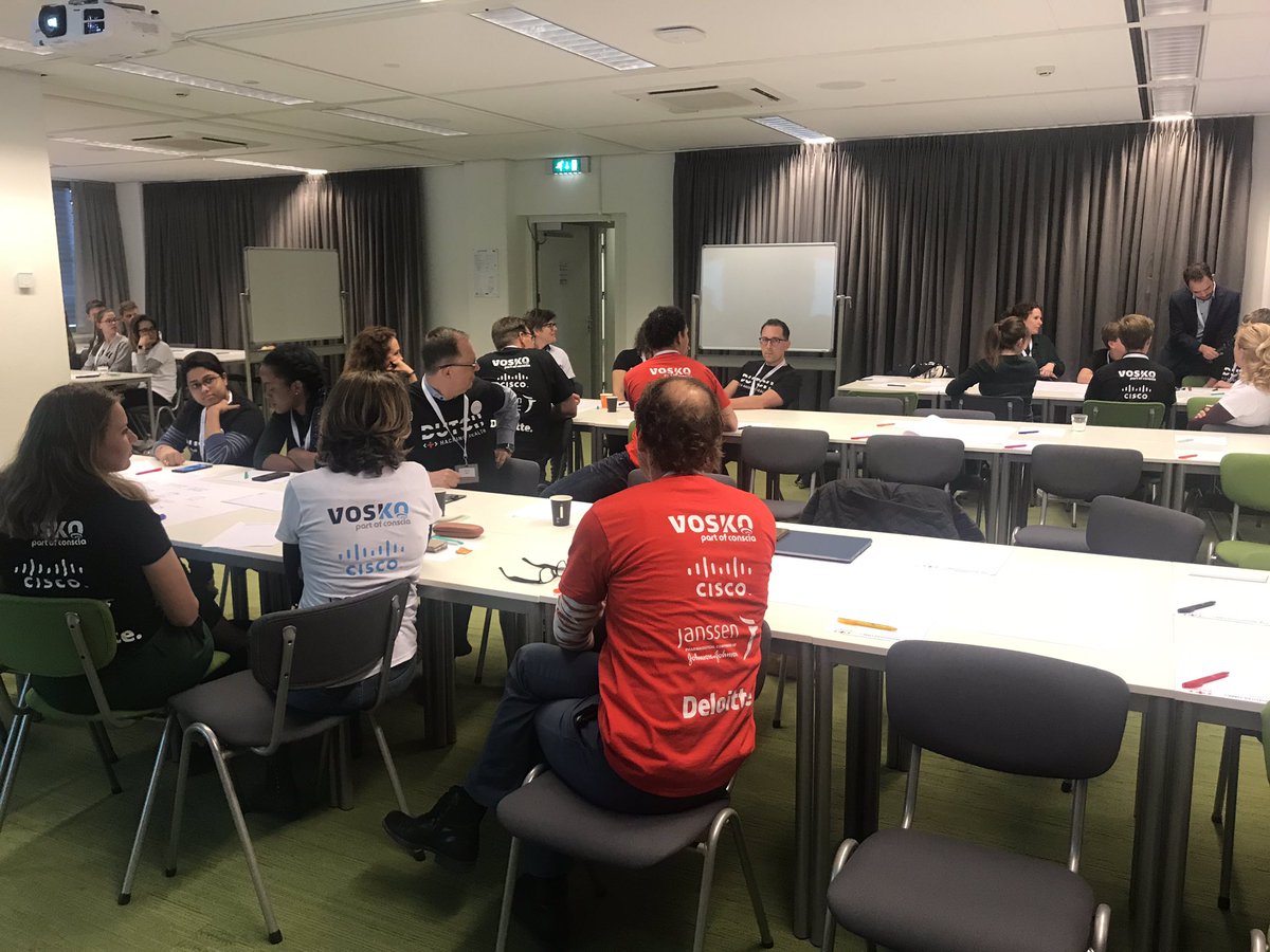 Should every healthcareprofessional experience the tests they prescribe patients? The teams are finding out in this workshop what patients actually experience!