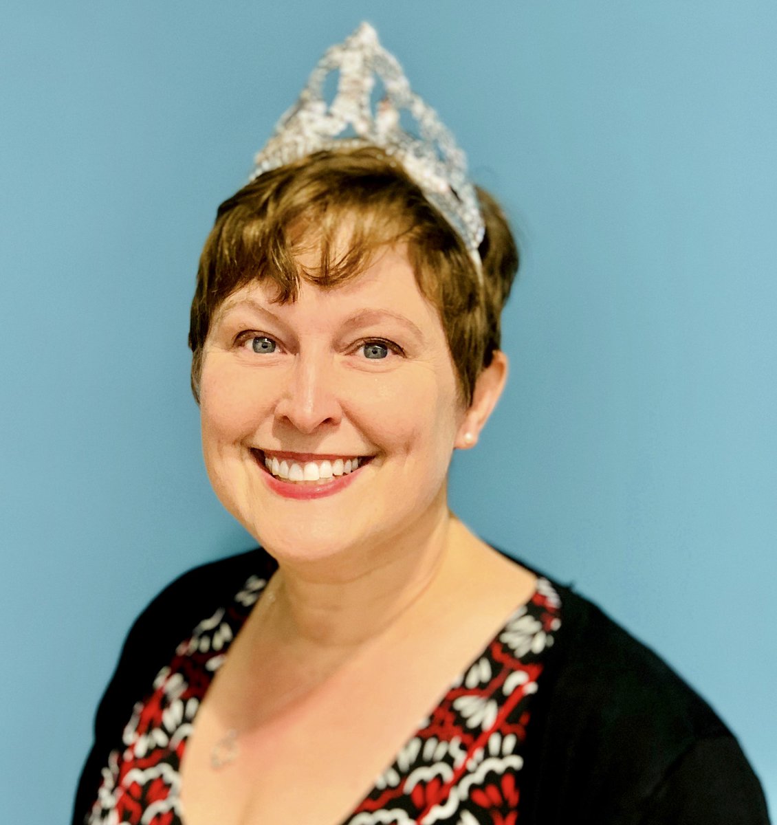 ManorEELC's tweet photo. Huge congratulations to our #ManorElementary Teacher of the Year, our #librarian and #birthdaygirl, Ms. Pettitte! We love you so! Thank you! @ManorISD https://t.co/ws8uYsfa6V