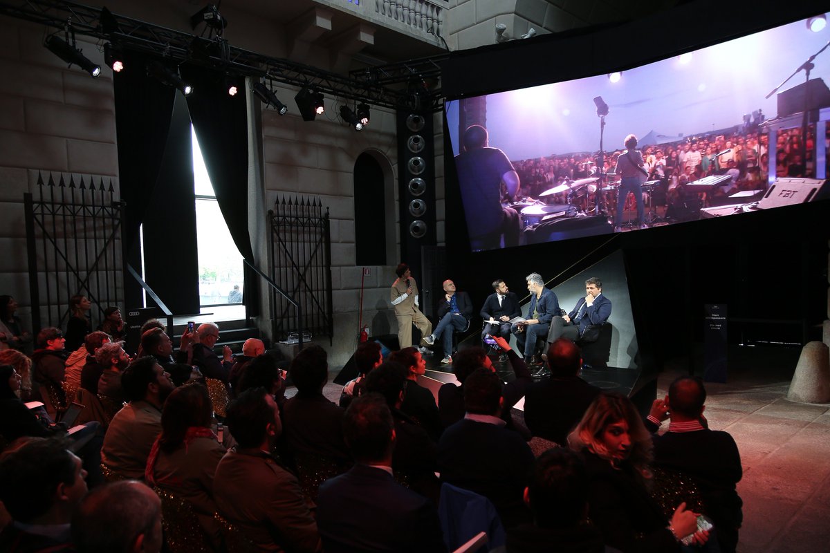 vivafestivalit's tweet photo. La terza edizione di #VIVAFestival è stata presentata all'#AudiCityLab di Milano durante la #DesignWeek il 10 aprile. Ti aspettiamo in Valle d'Itria!
▰▰▰▰▰▰▰▰▰▰▰▰▰▰▰▰▰▰▰▰
❍ #VIVAFestival19 ❍
1 → 4 agosto 2019 https://t.co/W6GRdYgPuj