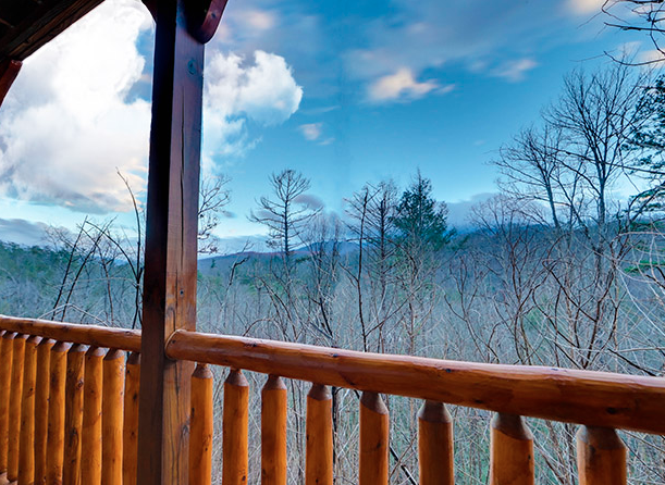 ChrissyySteph's tweet photo. Looking for a last minute Spring Break getaway?! This beautiful cabin in Gatlinburg, Tennessee is available April 22 - 25 and sleeps up to six people. Call Memory Makers Travel today at 337-888-3130 for more information and pricing. This hot deal won't last long! https://t.co/P8zbVFvnKg
