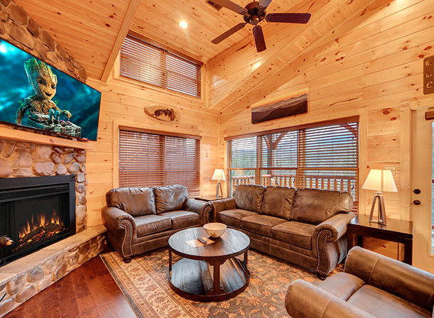 ChrissyySteph's tweet photo. Looking for a last minute Spring Break getaway?! This beautiful cabin in Gatlinburg, Tennessee is available April 22 - 25 and sleeps up to six people. Call Memory Makers Travel today at 337-888-3130 for more information and pricing. This hot deal won't last long! https://t.co/P8zbVFvnKg