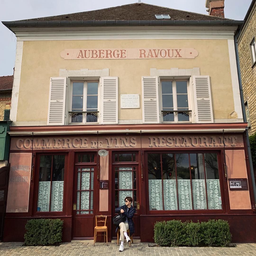 knockknock0408's tweet photo. SUHO ins : Vincent van Gogh를 만나고 왔습니다🏠
#AuverssurOise
@weareoneEXO https://t.co/YWGbWAz17n