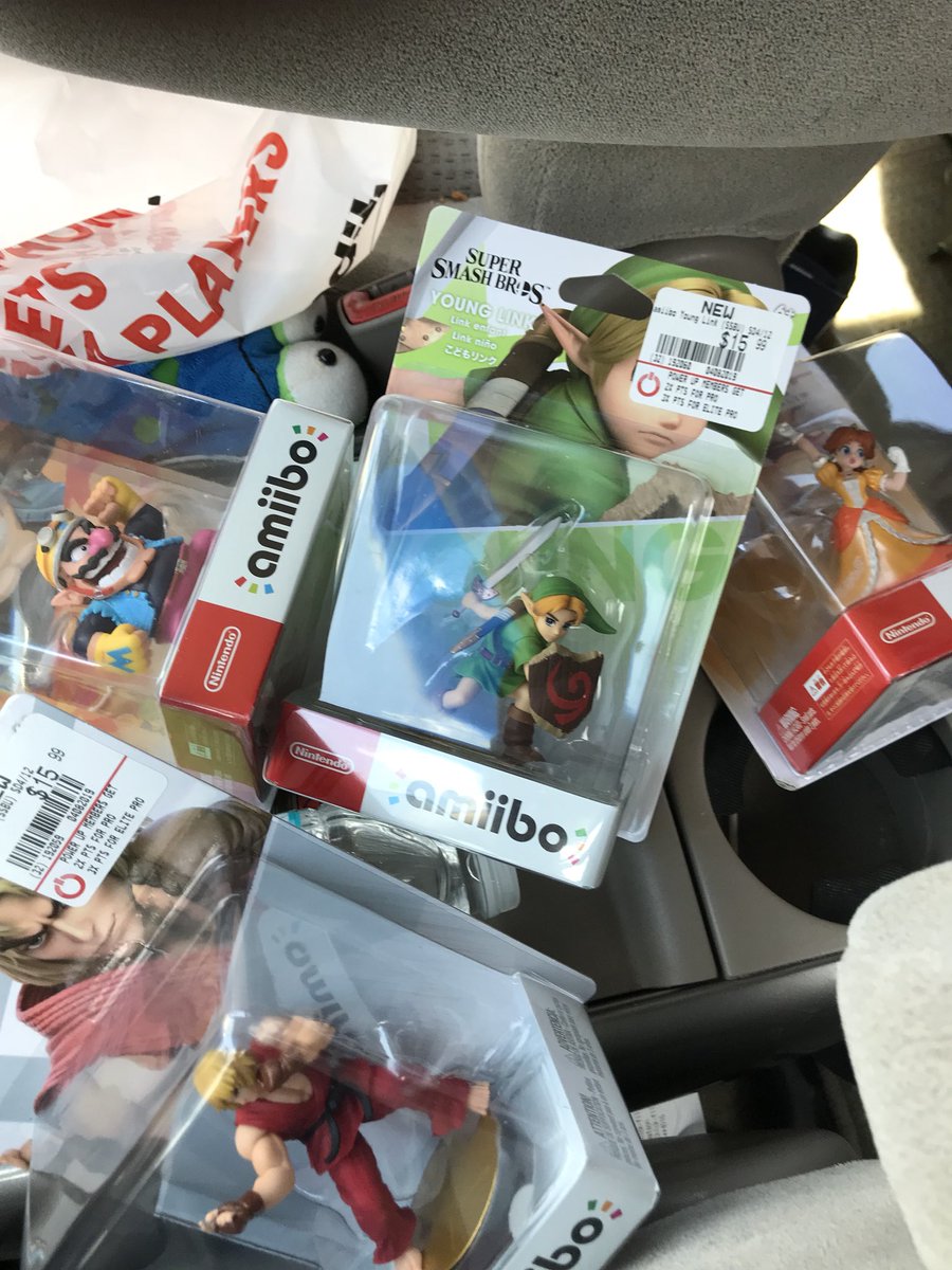 OBE1plays's tweet photo. Just hit up Gamestop #amiibo #SuperSmashBrosUltimate https://t.co/qOLwbkYsXz