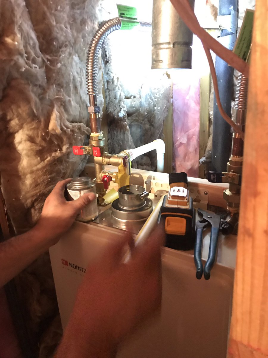 THDNickRoss's tweet photo. Out with the old and in with the new! #gotankless @BBSPlumbers https://t.co/JG6FoWiH6L
