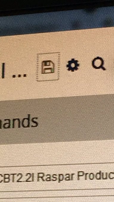 Me dio una severa nostalgia de los diskettes de 3 1/2 ☹️ https://t.co/gomv0wmiW2