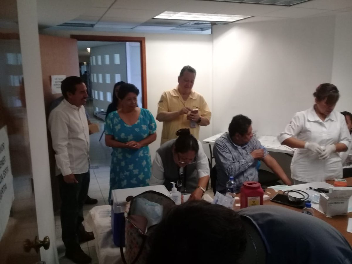 INSUSMEXICO's tweet photo. En la Delegación Estado de México, nuestro Delegado Edmundo Cruz Martinez y el personal del INSUS participan en la Feria de la Salud 2019. https://t.co/LGOGDh3hvJ