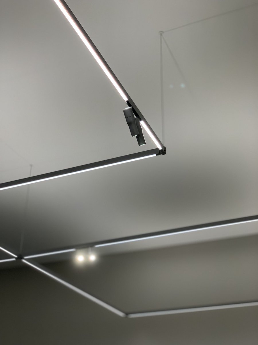 jeremyf77's tweet image. DIVERSION by @FlosWorldwide with Piero Lissoni #led #light #lightsystem #atom @Atrium_ltd