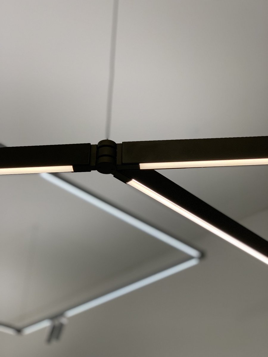 jeremyf77's tweet image. DIVERSION by @FlosWorldwide with Piero Lissoni #led #light #lightsystem #atom @Atrium_ltd