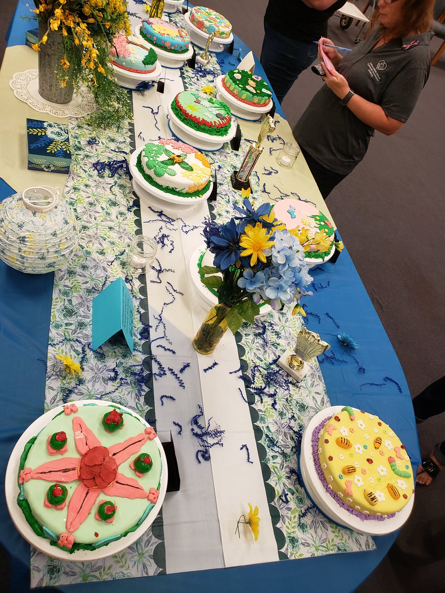 Cahillmomof6's tweet photo. The inaugural Frost Off @DMS_CHARGERS  Our incredible Culinary Academy students are competing for Lead Decorator, trophy and bragging rights! Only stipulations were that it must be Spring or Summer themed! #ChargerPride #DMSisWhereItsAt #DMSFrostOff2019 https://t.co/ltVOysfGeB