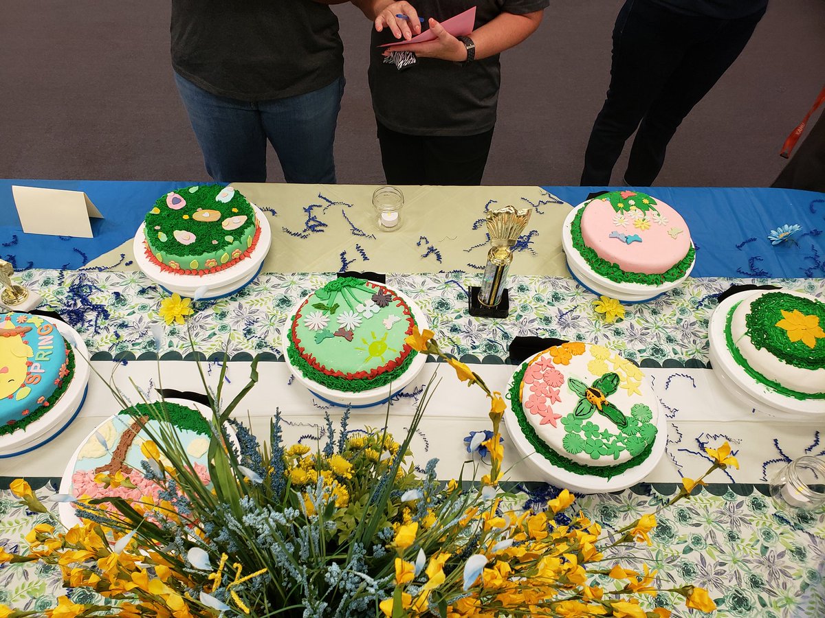 Cahillmomof6's tweet photo. The inaugural Frost Off @DMS_CHARGERS  Our incredible Culinary Academy students are competing for Lead Decorator, trophy and bragging rights! Only stipulations were that it must be Spring or Summer themed! #ChargerPride #DMSisWhereItsAt #DMSFrostOff2019 https://t.co/ltVOysfGeB