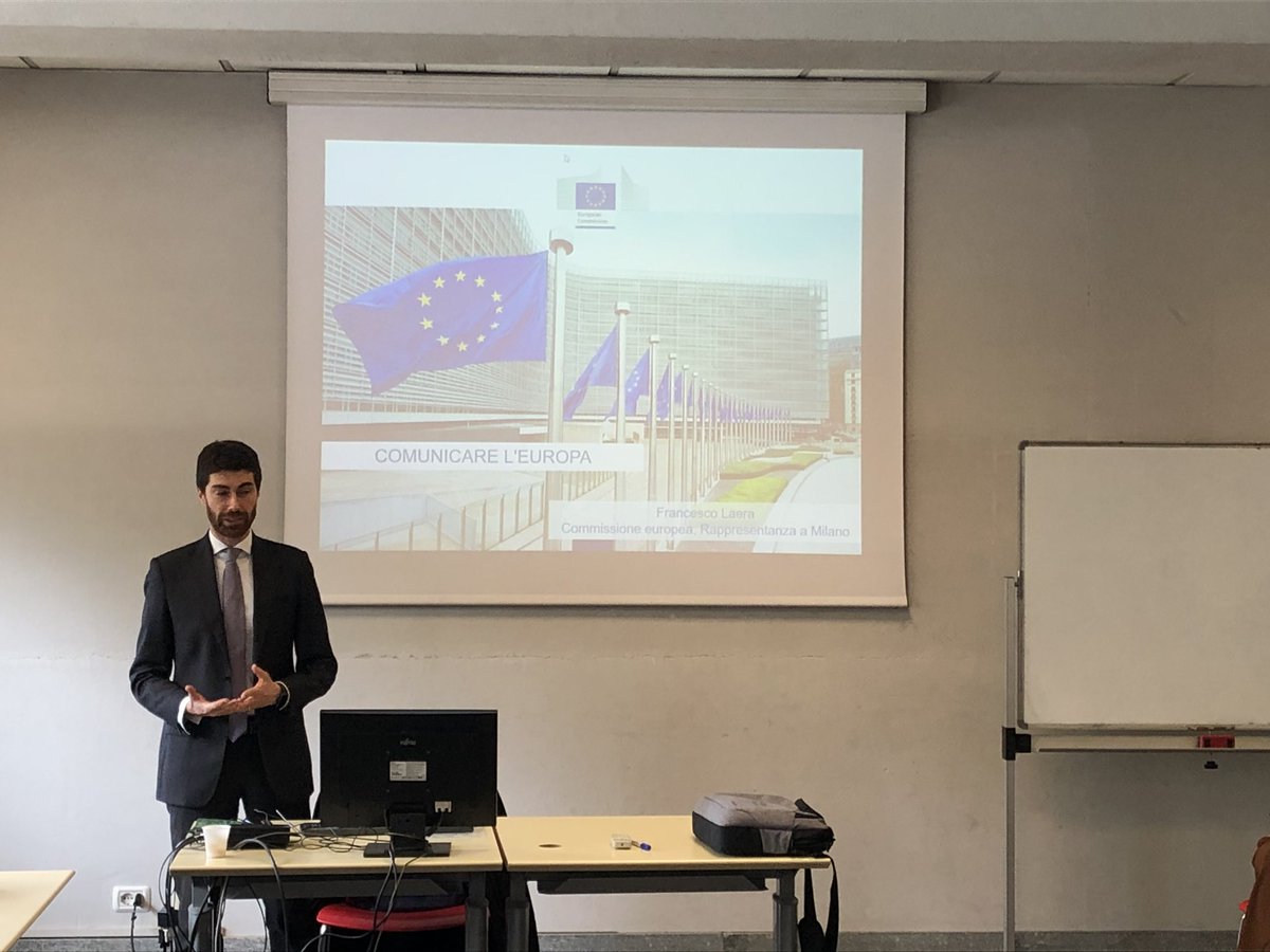 hshahtoy's tweet photo. Come comunica l’#UnioneEuropea con i #territori? 

Ce ne parla oggi all’@unito @franlaer, addetto stampa di @europainitalia 🇪🇺 https://t.co/MldzipEvvy