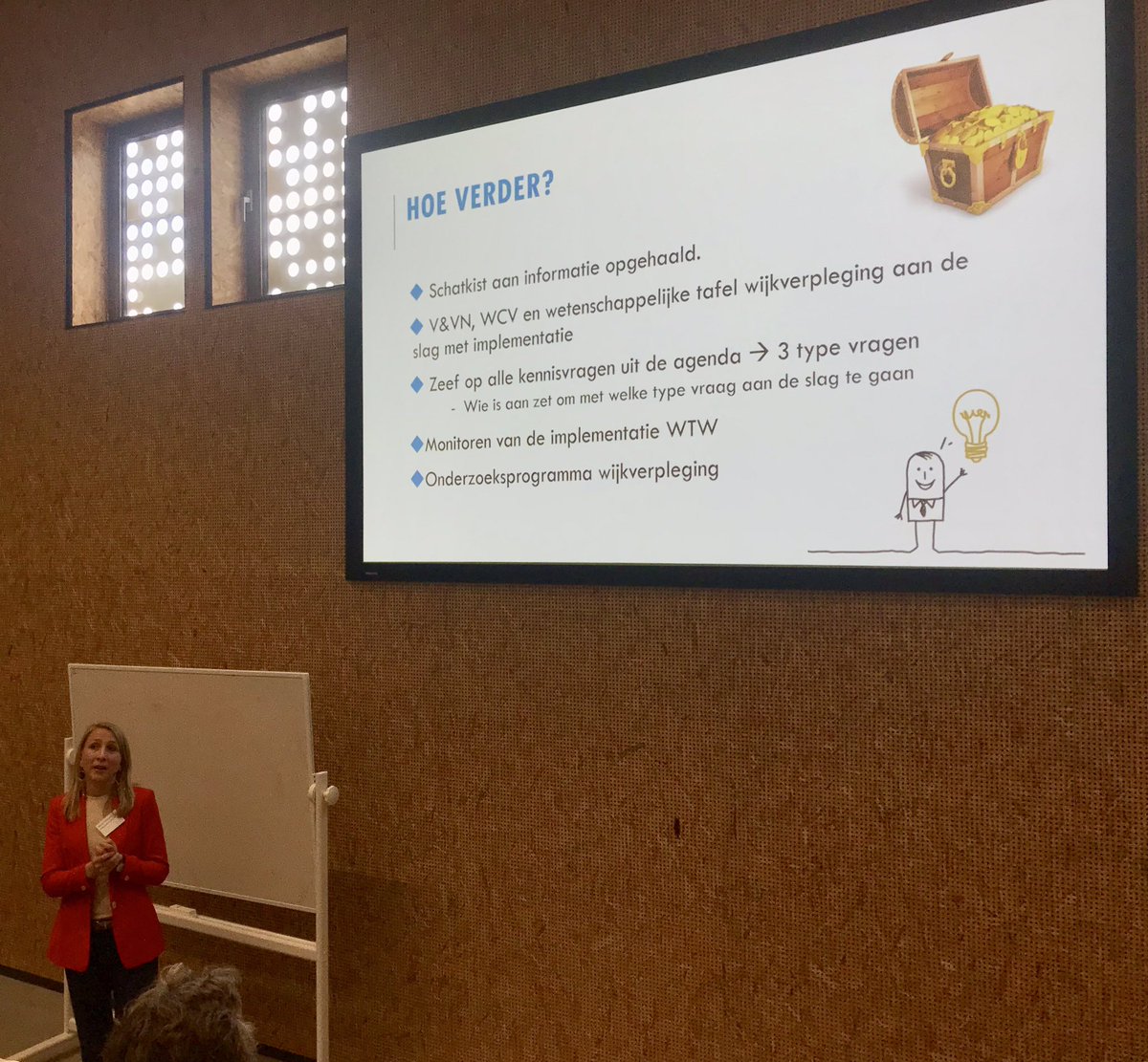 Vandaag weer belangrijke stap: oprichting wetenschappelijke tafel wijkverpleging als specifieke uitwerking van Wetenschappelijk College Verpleegkunde. Een zaal vol met wijkverpleegkundig onderzoekers. Wil je meedenken aan analyse van de kennisagenda? Neem contact op met <a href="/VenVN/">V&VN</a>