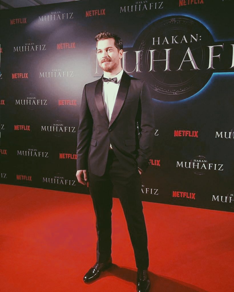 alwaysxcu's tweet photo. season 1 | season 2 💎✨ #çağatayulusoy #theprotectorgala https://t.co/0Mhe3kfxbQ