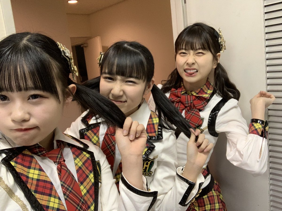 bibian_ct1203's tweet photo. 今日の公演は
どらにでツインテールゥ〜🖤
なかよし😆👍👍
明日はさしさんの卒業公演です😭
はなちゃん今日から泣いてた明日心配😭沢山水飲んでこ😭😭👍 https://t.co/FkmeGg1RPk