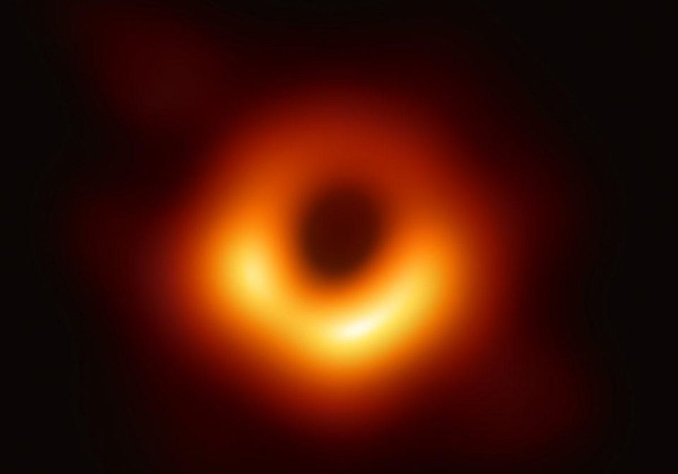 KITA DITIPU! GAMBAR INI BUKANLAH GAMBAR BLACKHOLE!
hah? kok bisa sih?????!!!

--- A Thread

Kebenaran Teori Einstein dan Hawking
Blackhole selamanya tidak bisa difoto!
Bagaimana ilmuwan Mendapatkan gambar 'Blackhole' tersebut?

- RT&LIKE