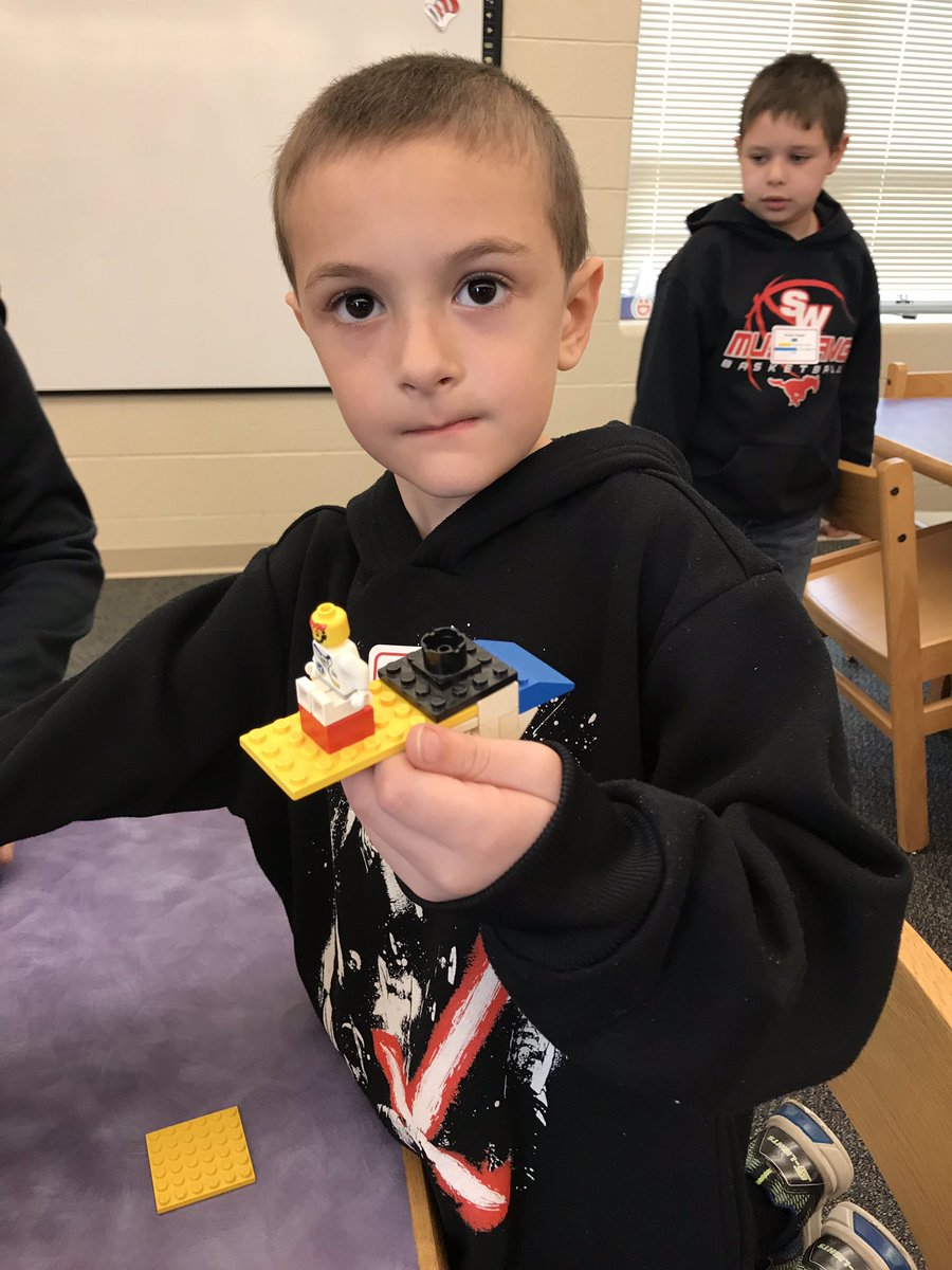 jwilson616's tweet photo. Engineering some Lego creations at #MAexploration19 https://t.co/14JLL8x1YU