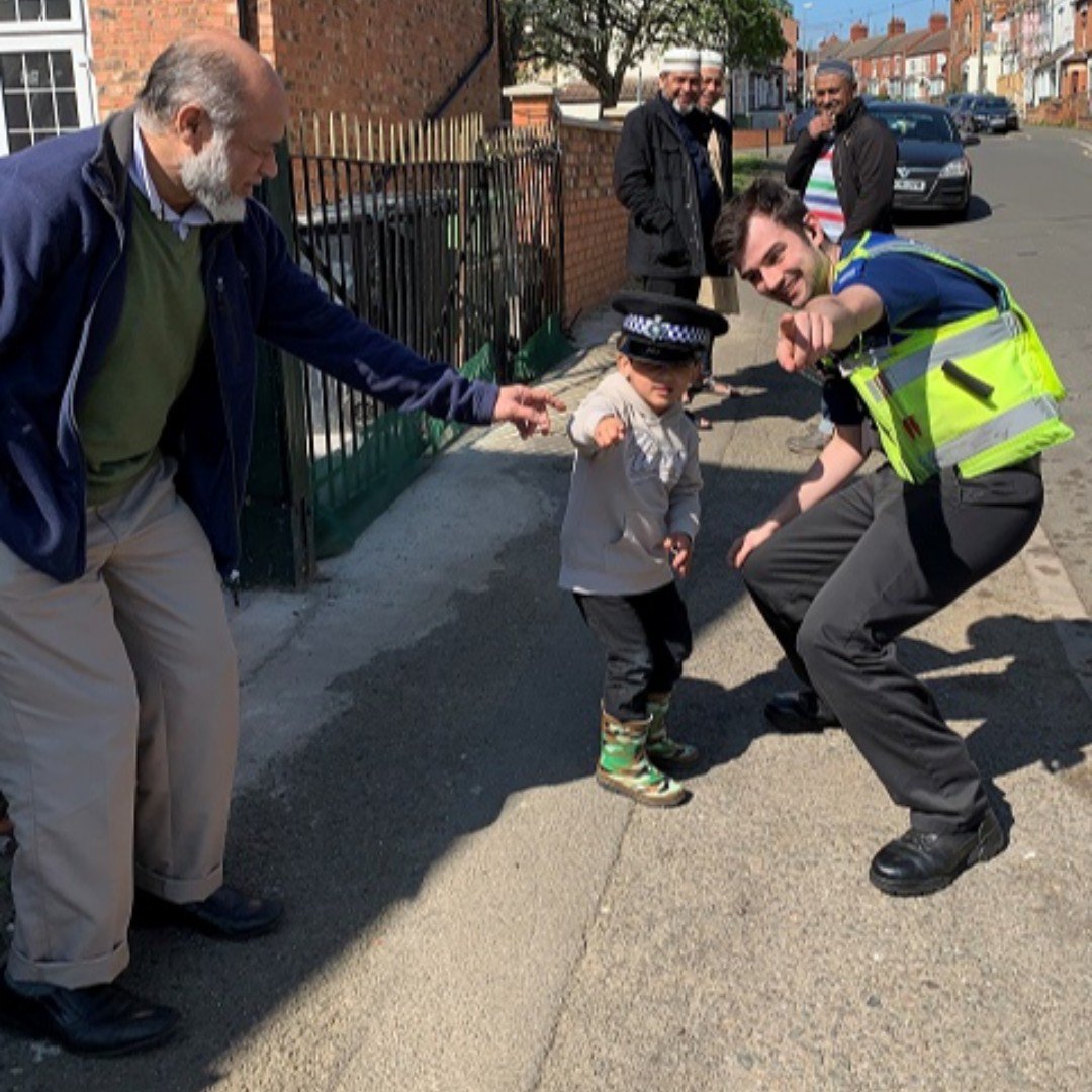 NorthantsPolice's tweet photo. PCSO Craig Blacha from @WboroPolice came across this budding police officer while out on patrol in the town's Winstanley Road yesterday.  We think he's rocking the police hat and green wellies combo! 👌😍
#CommunityEngagement #PoliceFamily #FuturePolicing https://t.co/4h6Gy5mWK1