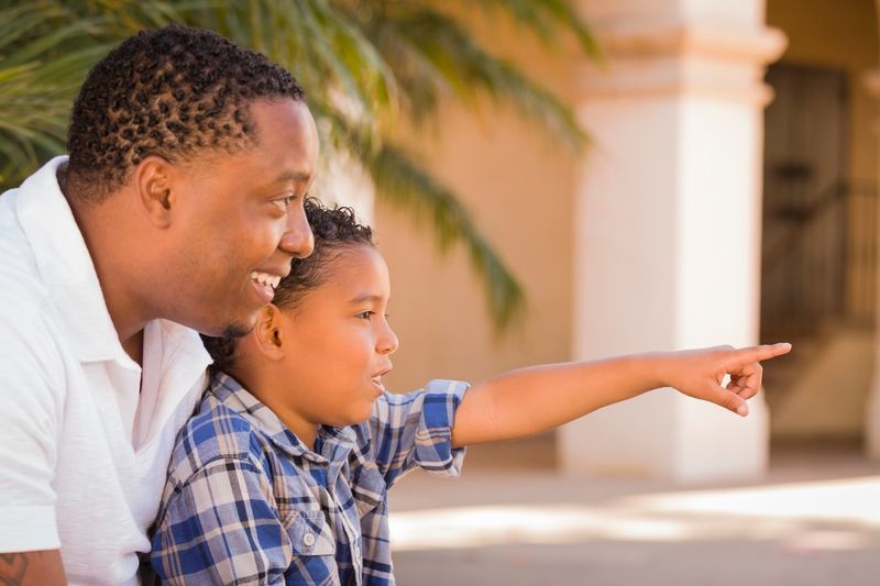 More research is being devoted to the ways in which dads are building unique bonds with their children. The science of fatherhood is fascinating! buff.ly/2TVXSx9