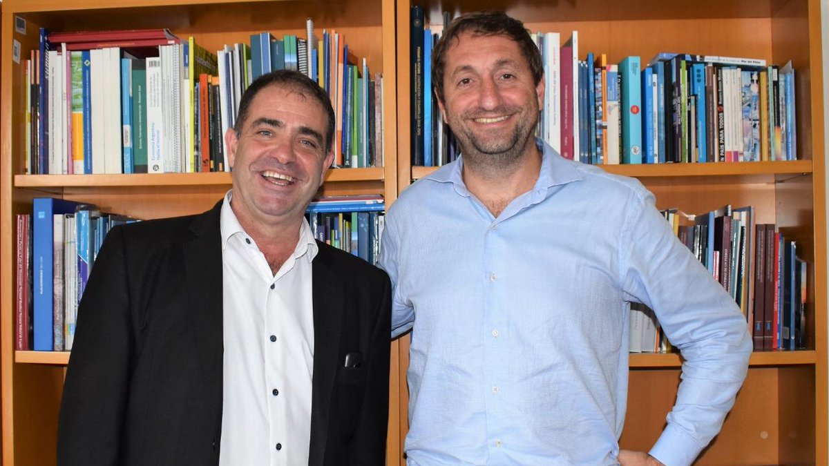 Tamis y el Secretario de Gobierno <a href="/JavierPrenna/">Javier Prenna</a> firmarán el convenio por más de 40 cuadras de pavimento y recibirán a más de 70 Intendentes para la entrega de equipamientos informáticos del Ministerio del Interior, Obras Públicas y Vivienda de Nación.   ciudaddeoliva.gov.ar/noticias/753-f…