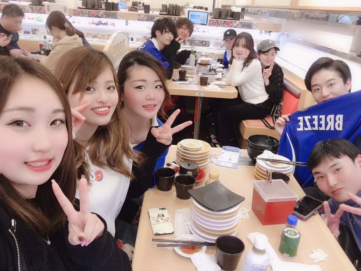 breeeeeze2020's tweet photo. 今日はバレー終わりにお寿司に行きました🍣🤤
来週は新歓やります！！！！
ツイッターのチェックよろしくです🤗 https://t.co/WZNCsceE5U