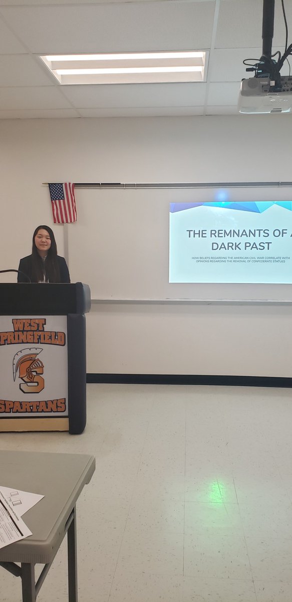 fcpsaap's tweet photo. West Springfield High School AP Research Students oral defense! Amazing, polished, professional presentations! #FCPS_POG. Great work Ms. Romano! https://t.co/YbLl2Il6Db