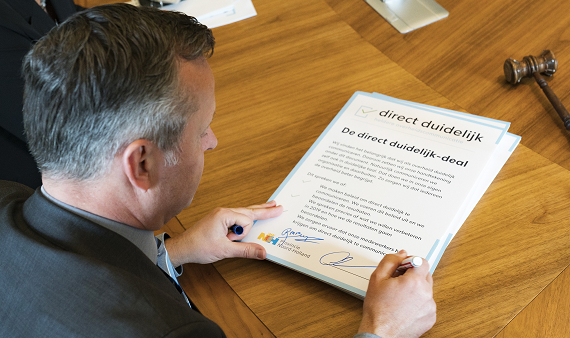 ProvincieNH's tweet photo. Noord-Holland gaat als eerste provincie aan de slag met direct duidelijke taal voor inwoners. @ArthVanDijk: "Iedereen die met ons te maken heeft moet kunnen begrijpen wat wij doen. En wat wij vragen." https://t.co/Bv5ZtK9IF6 @DirectDuidelijk https://t.co/KhfU4oMvIq