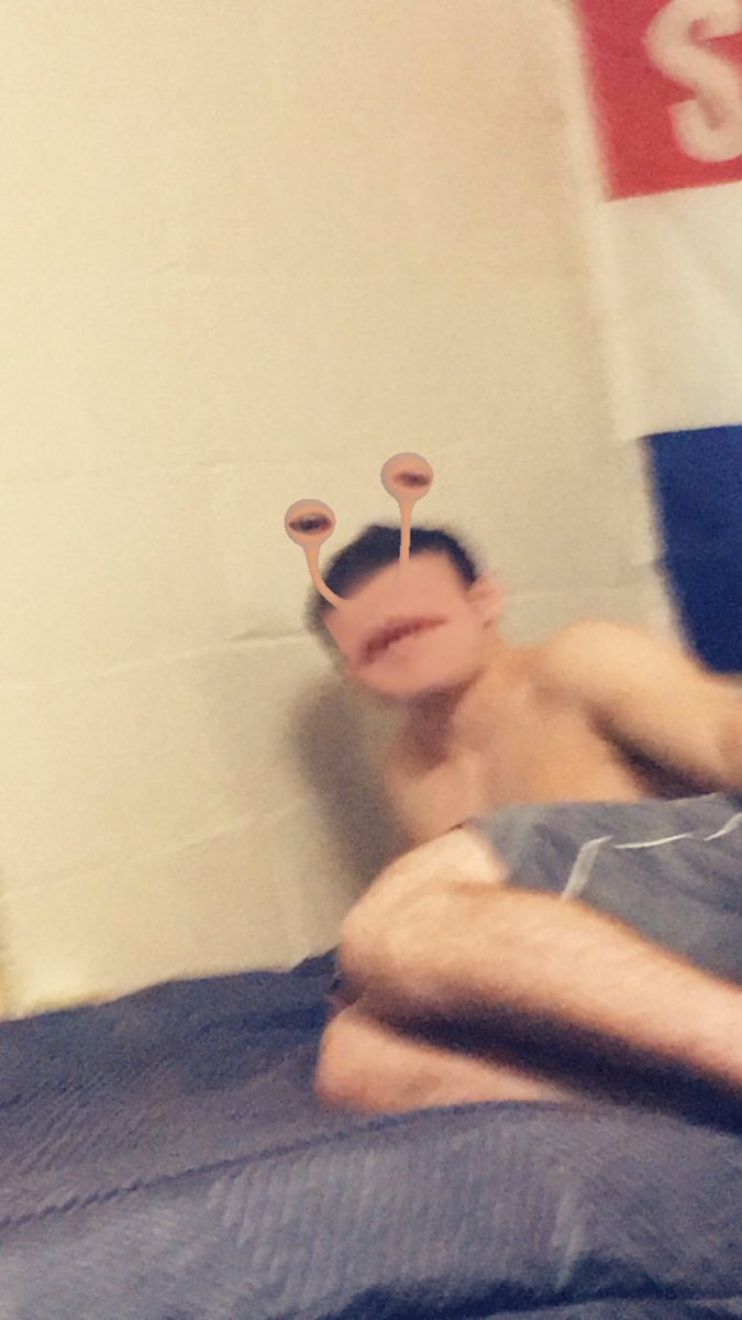 emmeseagle30's tweet photo. Happy birthday to the brother I never had !! But also the most annoying roommate out of all 4 🤗frog🐸I hope you eat lots of peanut butter today!! And get lots of cuddles from Sam soon!! us four forever 👫👫@tree_yoder22 https://t.co/ZBxMmYWxfc