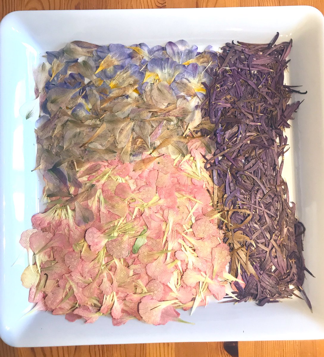 Good morning brides! I’m starting my wedding invites in big batches today! LOOK AT ALL MY PRESSED FLOWERS! Yay! #flowers #CRAFTHOLIC