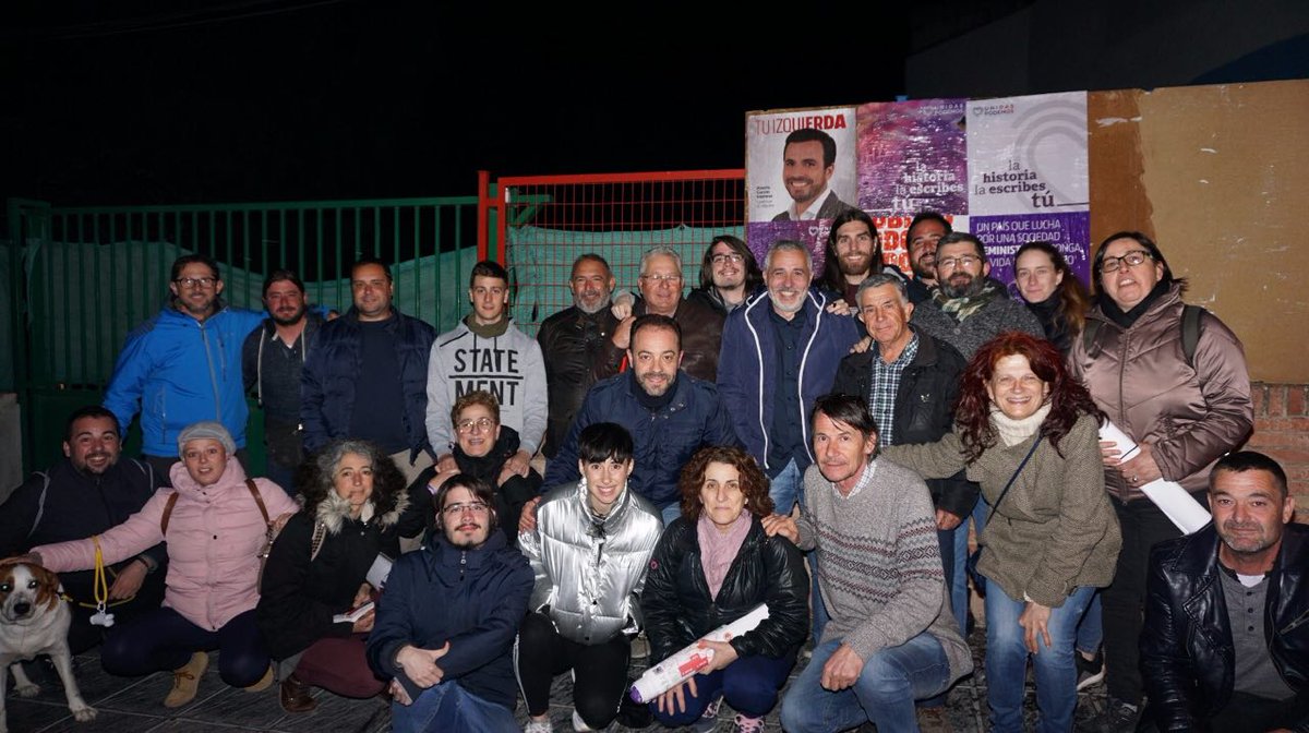 UCehegin's tweet photo. Estas son las imágenes de la pegada de carteles de anoche, en la que los y las candidatos/as y simpatizantes de la coalición de #IzquierdaUnida y #UnidasPosemos estuvieron recorriendo todo el pueblo de #Cehegín con los carteles de una izquierda cada vez más unida. https://t.co/mKLJseYTTR