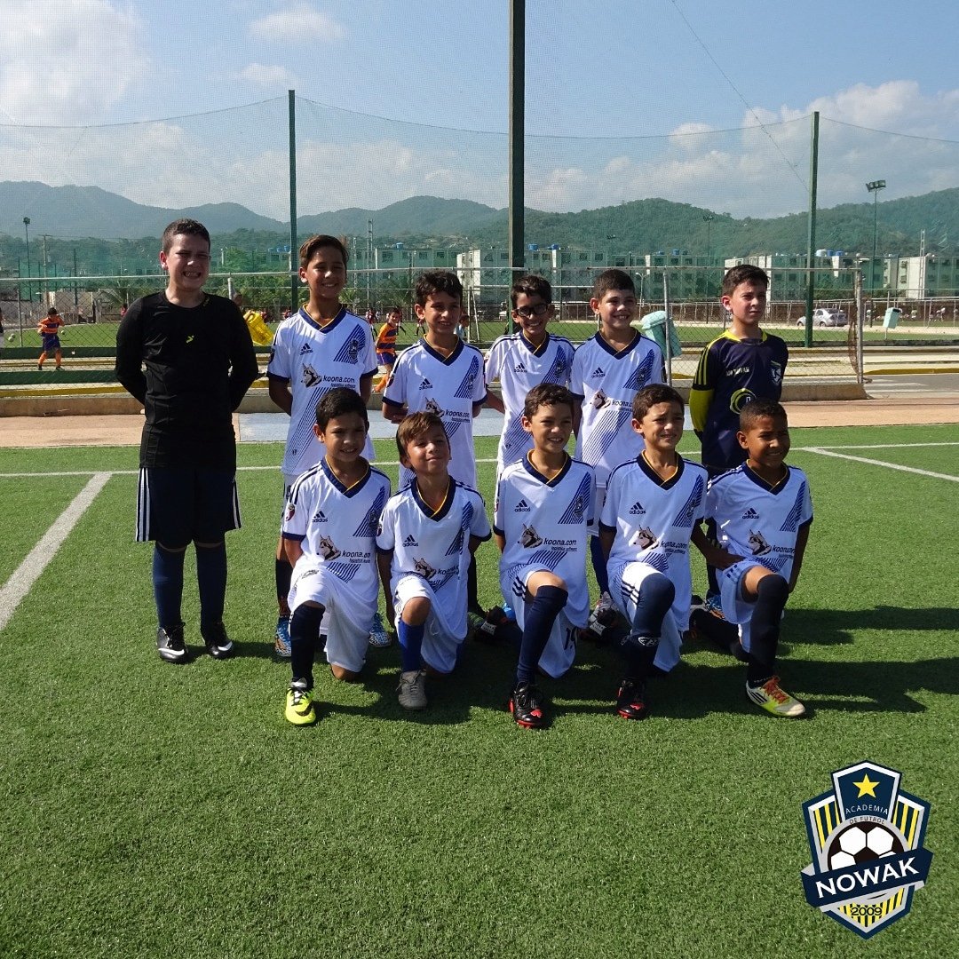 AcademiaNowak's tweet photo. #FBF al año 2015 😱⚽
_
#SomosNowak 💙💛 #FormandoCampeones 🏆 https://t.co/I6oEmDtJvb
