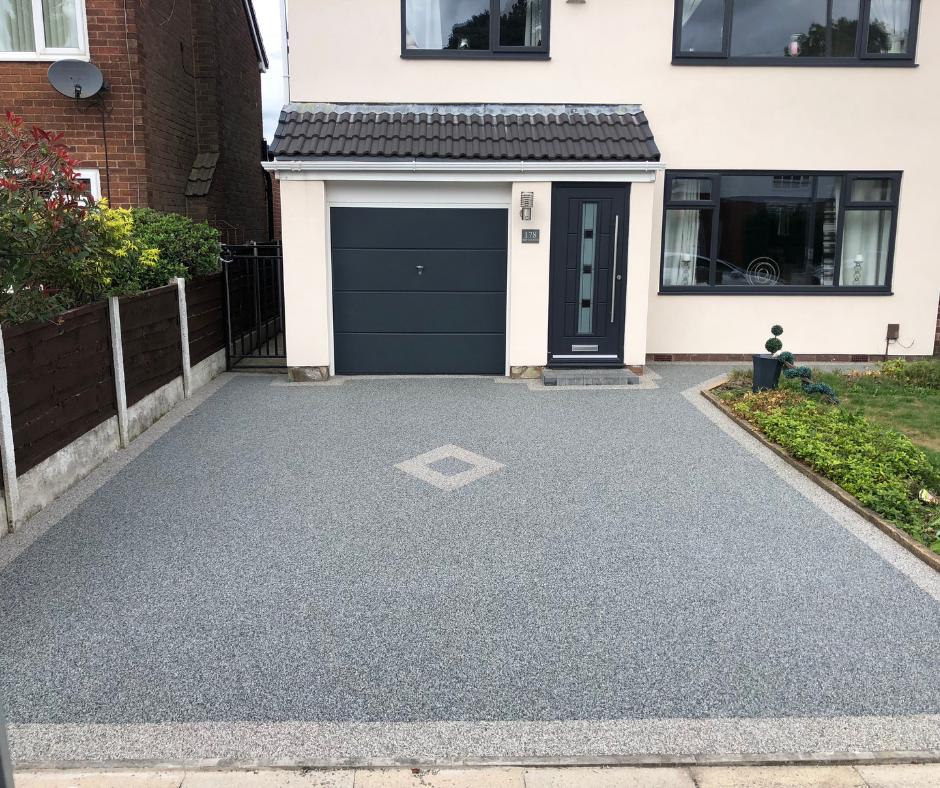 dave_dbc's tweet photo. We recently finished this resin driveway and wanted to share it with you lovely folk!
The permeable qualities ensure a puddle free driveway.
Please contact us today on 0161 764 6141 for more information.
#resindriveways #homeimprovement #granddesigns #addvaluetoyourhome https://t.co/XbdIAizTO2