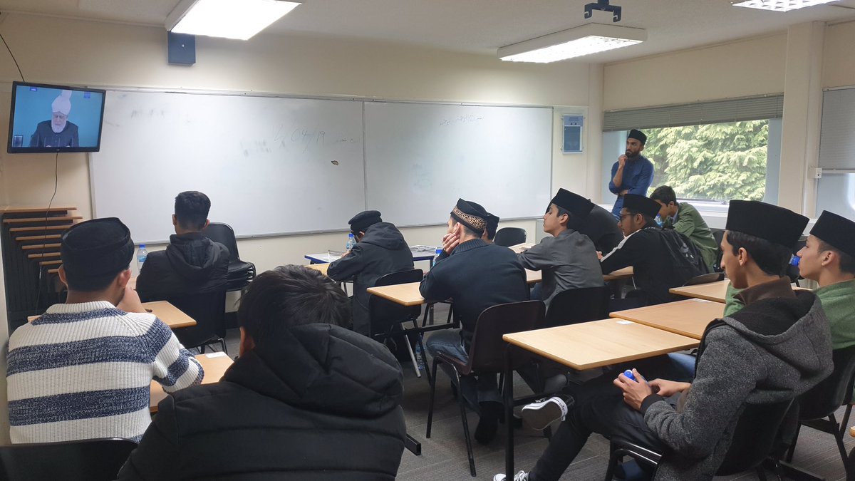 AtfalUK's tweet photo. #Jummuah at the #SpringRetreat2019
The Atfal first listened to Hazrat Khalifatul Masih V’s sermon and then made their way to the mosque to observe Jummuah prayer. https://t.co/OPoG1bhxwZ