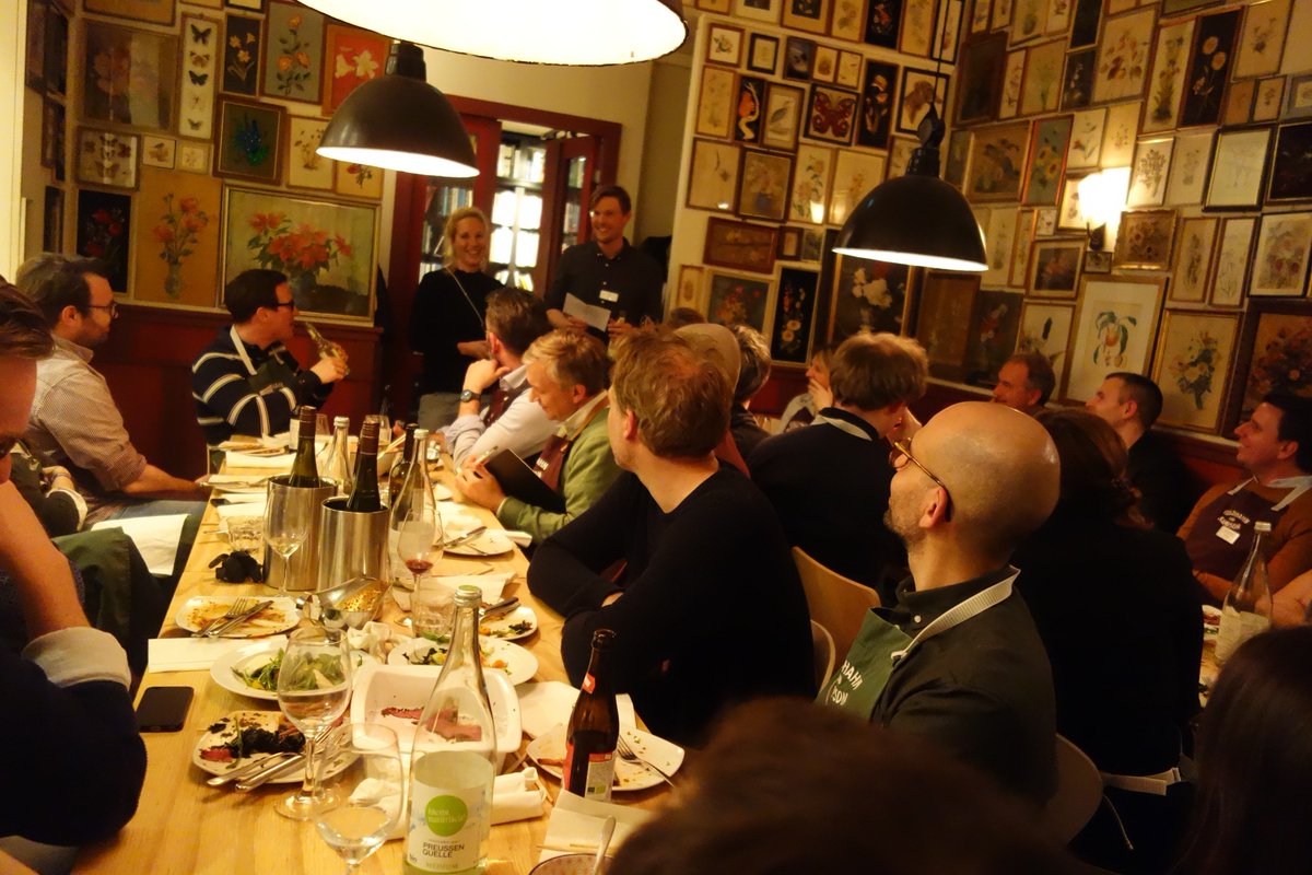 Der förderbar executive club mit einer Japan-Korea-Fusion und Kurz-Interviews von Kai Gerecke <a href="/VervericaData/">Ververica</a> und Fränzi Kühne <a href="/tlgg/">TLGG Agency</a>.

Besten Dank an alle Beteiligten und die Koop-Partner <a href="/BARMER_Presse/">BARMER Presse</a>, <a href="/KPMG_DE_Startup/">KPMG Venture Services</a> &amp; <a href="/GS_Event/">이벤트 마술사</a> für den grandiosen Abend!