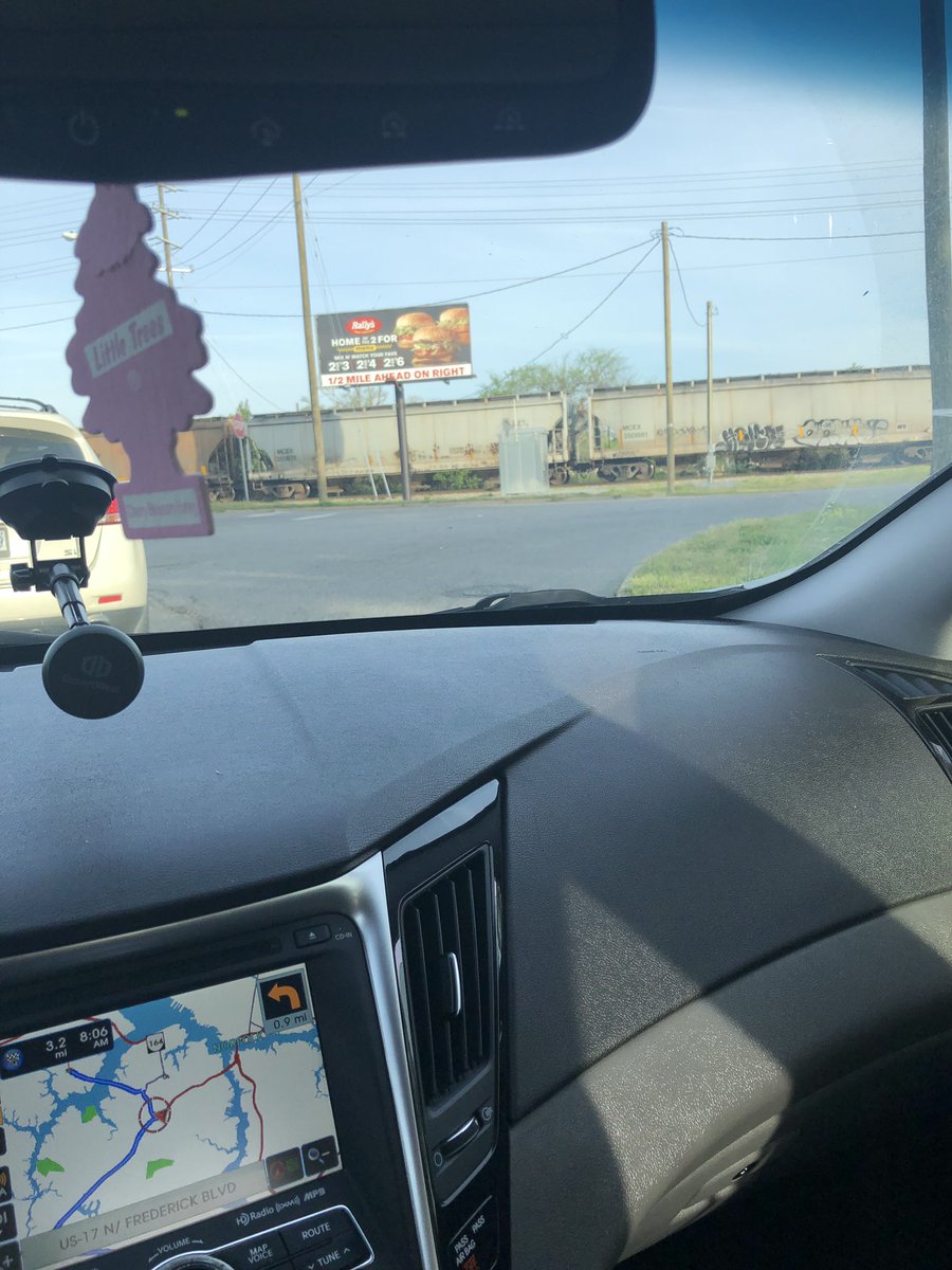 laughtherapist's tweet photo. That moment you on your way to your Therapist office and you get caught by a train! #INeedThisAppt #PeoplesLifeDependsOnThisAppt #ProcessingTraumaticSituationsDifferently https://t.co/PsJuC5rn49