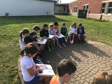 PutnamWVSchools's tweet photo. Mrs. Chadwell’s Kindergarten Class and Mrs. Hinkle’s first-grade class joining together for “Let’s Read WV Day” at Scott Teays Elementary yesterday.💙📖🐯 #STESLeaders #PutnamProud #LetsReadWVDay https://t.co/YsWDhAhY7v