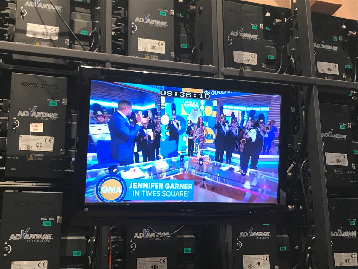 NHPBands's tweet image. The NHP Band kicked off #jennifergarner birthday on #gma this morning! #marchingband #bandgeeksrock #goodmorningamerica