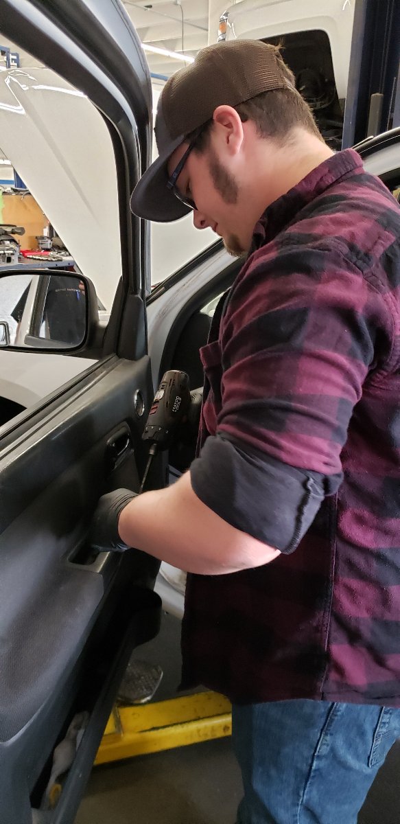 CTSSectoo's tweet image. Quinton, Windsor High School student, shadowed at Molle Chevrolet.  @CTS_Automotive @ClintonMoCards @ClintonTechSch