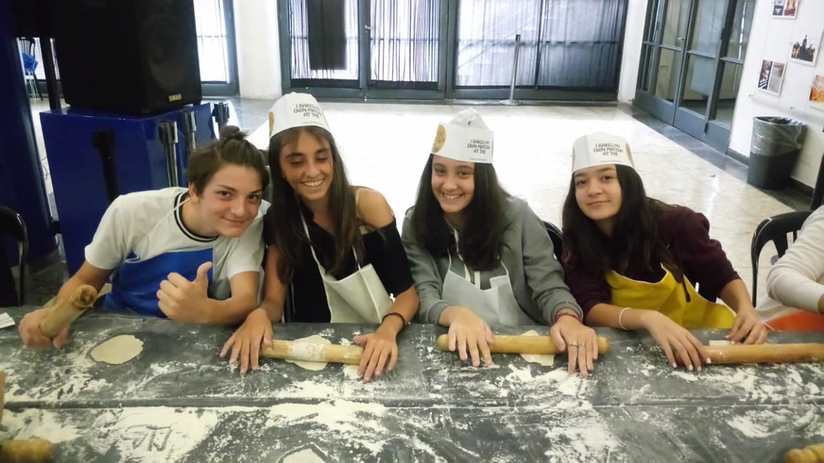 1ORTBelgrano's tweet photo. Seguimos amasando matza para pesaj! https://t.co/Bu65QJgF1i