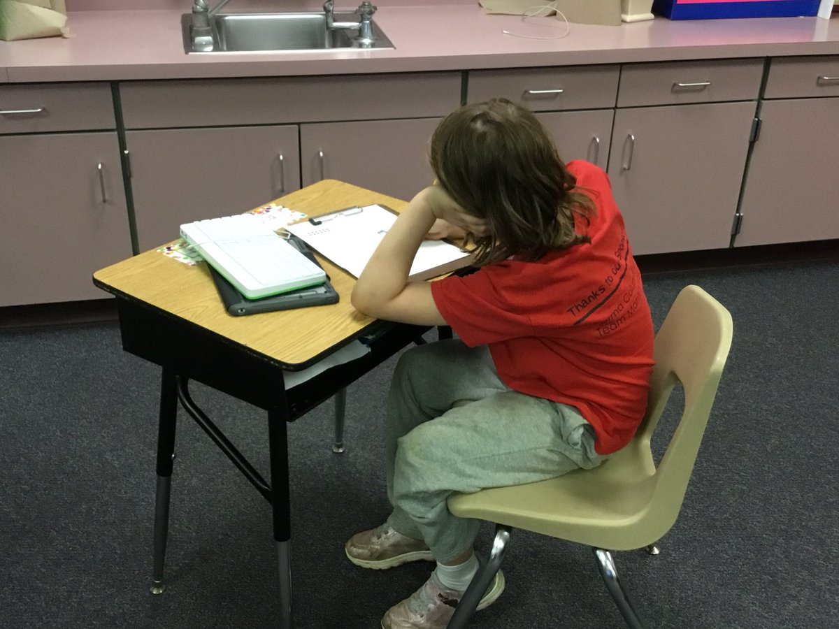MrsRedeniusOES's tweet photo. Math Genius 26! Only 4 more after today! https://t.co/Ox1lCYnRNi