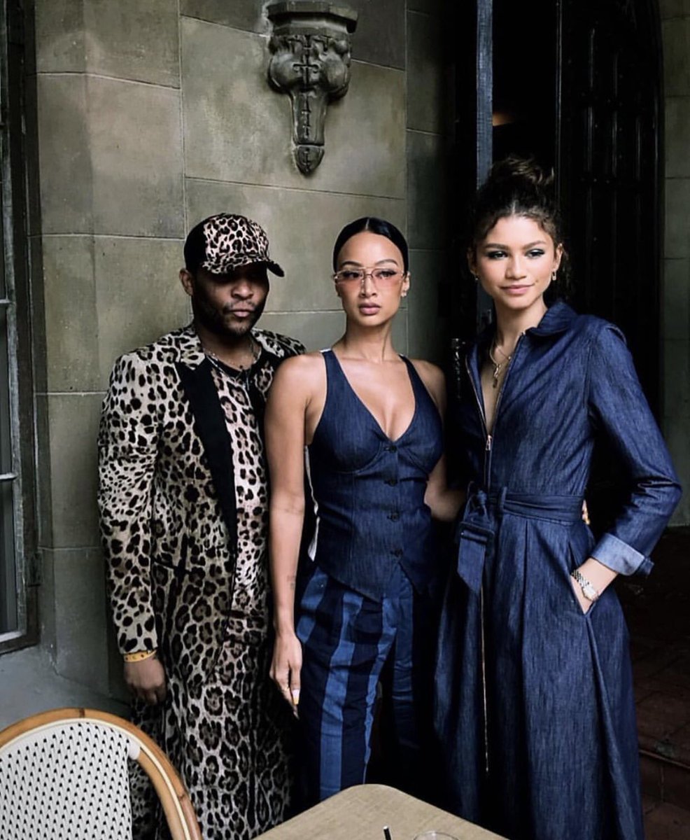 dumas1000's tweet photo. Gang’s all here 😏 #TommyXZendaya https://t.co/H9W5iWqELU