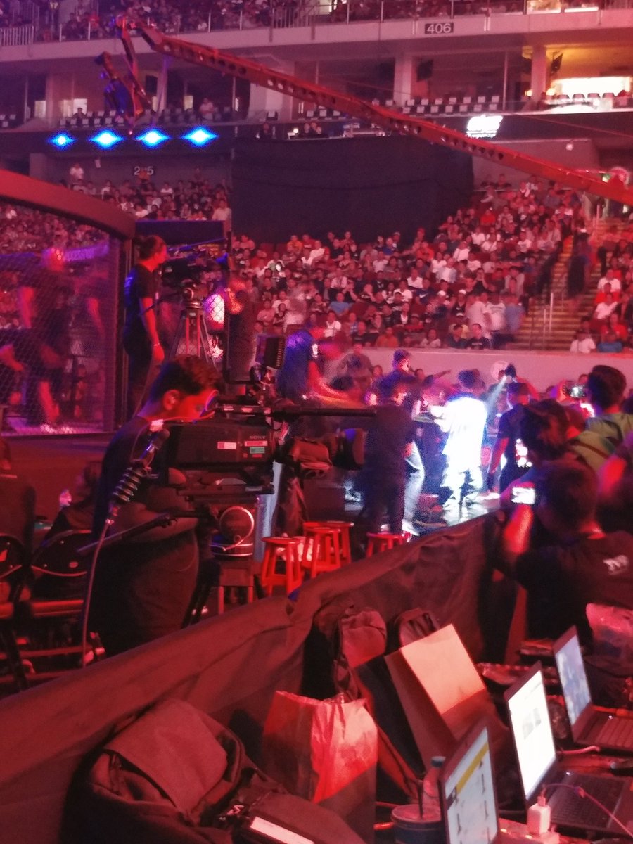 Nissi_Icasiano's tweet image. Luis "Sapo" Santos had to be carried out on a stretcher after suffering a second-round TKO loss to James Nakashima.

#AsianMMA #AsianMixedMartialArts #ONEChampionship #RootsOfHonor #MMA #MixedMartialArts