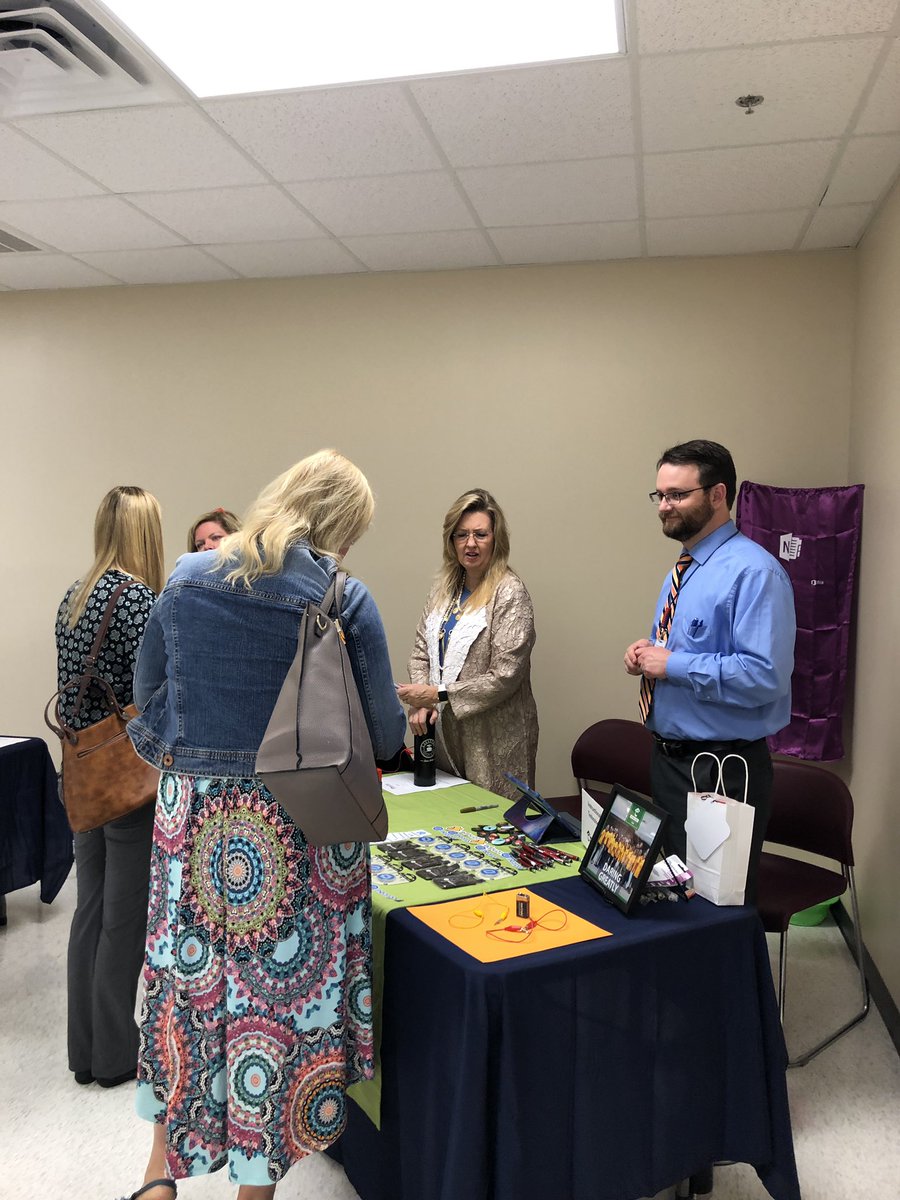TraceyLHoover's tweet photo. Job Fair! So many talented and excited new teachers. We want YOU! #cmcsstech #cmcssinfo #ourkidsdeservethebest https://t.co/o0LboYJXyL