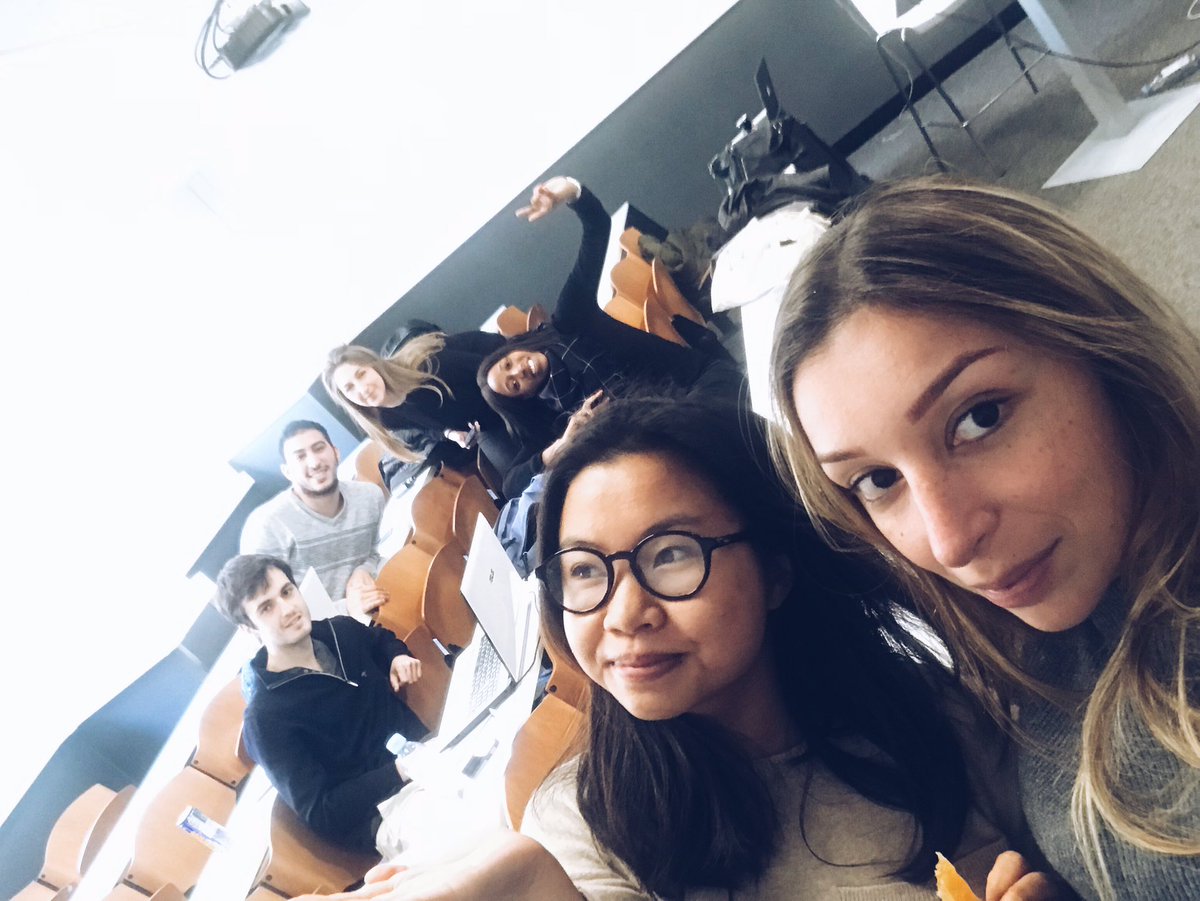 LeaneAzr's tweet photo. #MBADMB : Selfie de notre team, entre deux réflexions 💡 pour la compétition finale @BorneRecharge https://t.co/uOEttzbRS6